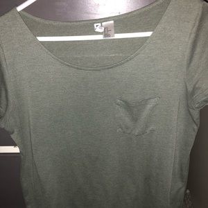 h&m green t shirt